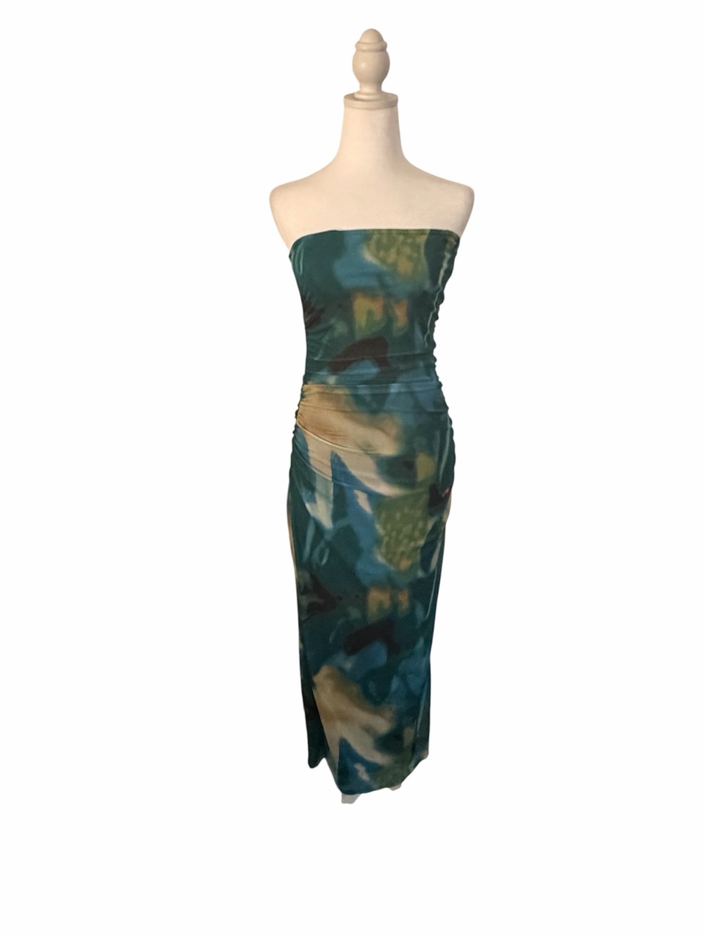 NWOT Strapless Abstract Print Ruched Maxi Dress Size M - Picture 3 of 6